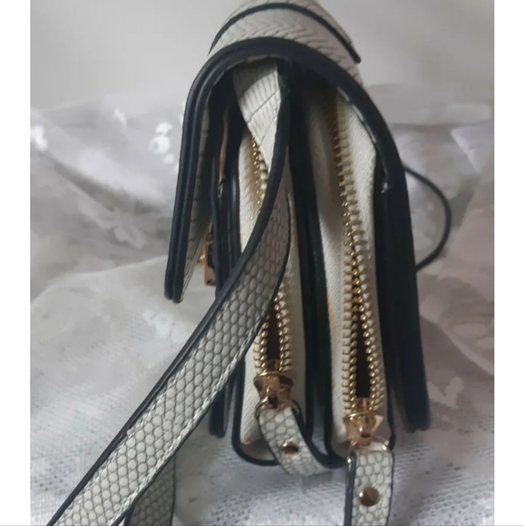 SONDRA ROBERTS SQUARED crossbody wristlet clutch grey faux croc purse minimalist - Picture 6 of 11